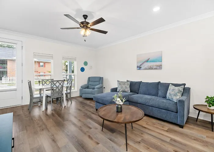 Downtown Sea Escape Ii Apartment Pensacola